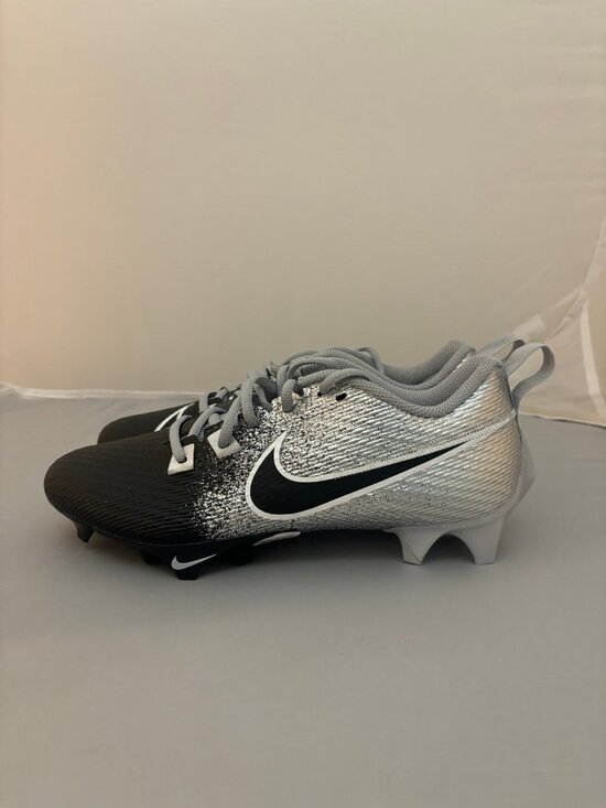 Nike Vapor Edge Speed 360 2 Silver/Black Football Cleats  Nike vapor edge speed 360 2 football cleats silver black men’s sz 8.5 DA5455 003